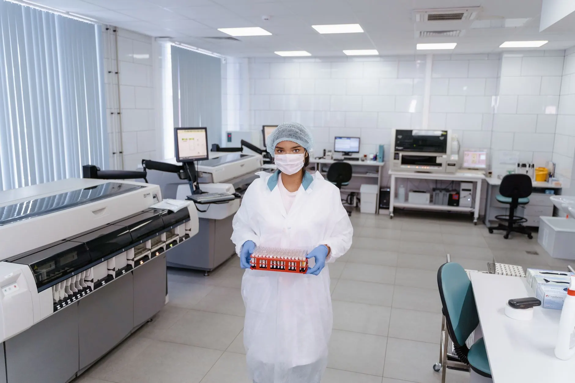 诺泰科细胞培养板表面处理工艺对细胞贴壁生长的影响分析